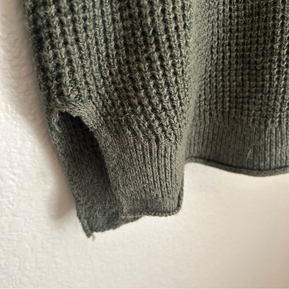 Hollister Women’s Long Sleeve Waffle Knit Scoop Neck Olive Green Sweater, Large - Picture 7 of 9